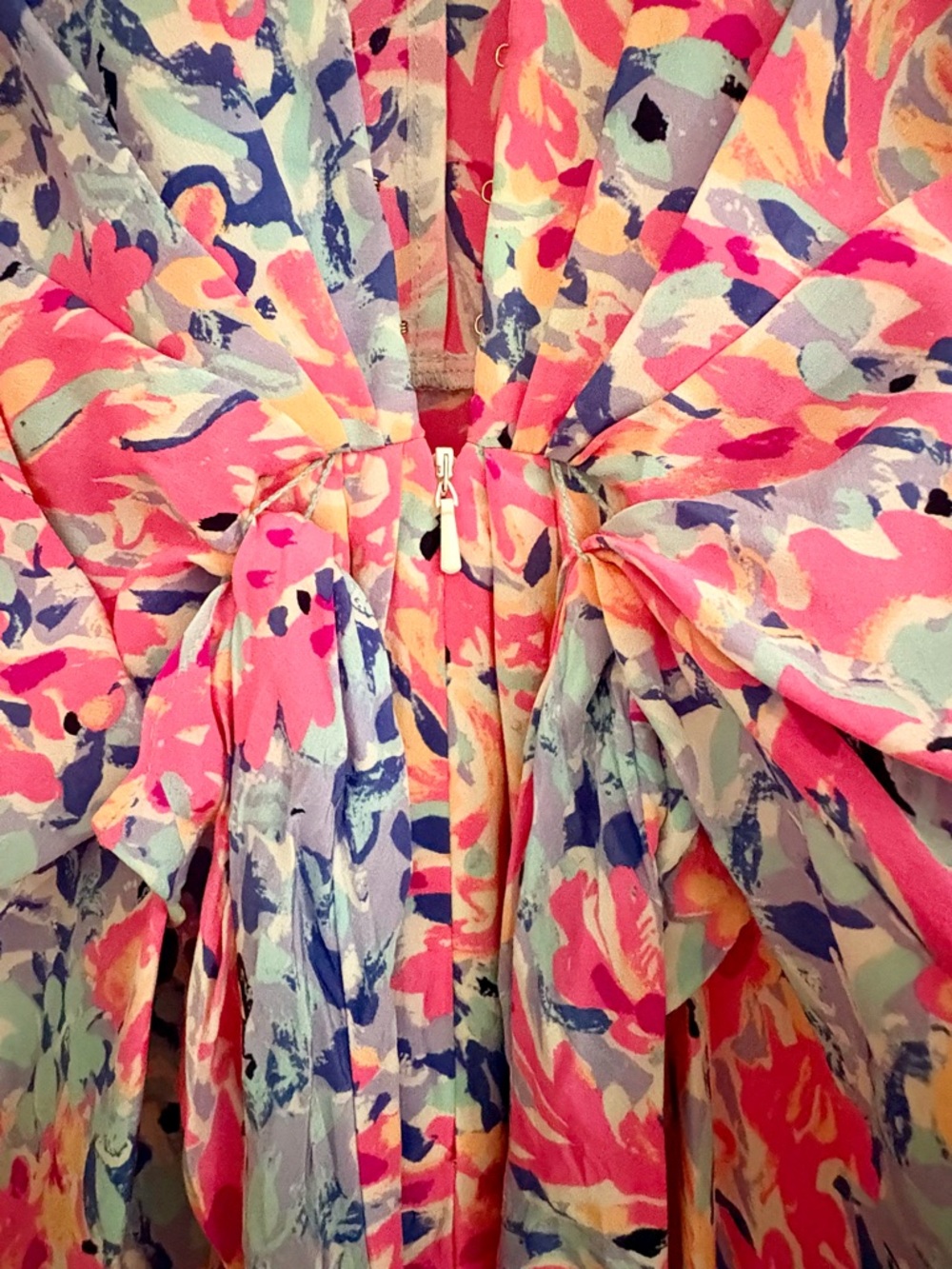 Lilly Pulitzer Pink Multi Floral Mini Kimono Dress w Sash & Bow & deep V-neck- M - Picture 4 of 9